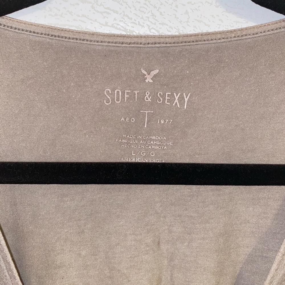 Soft and Sexy Green Short Sleeve V-Neck T-shirt - Picture 3 of 3